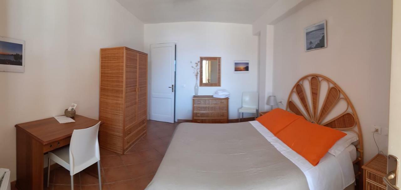 Albergo Seaside Leni エクステリア 写真
